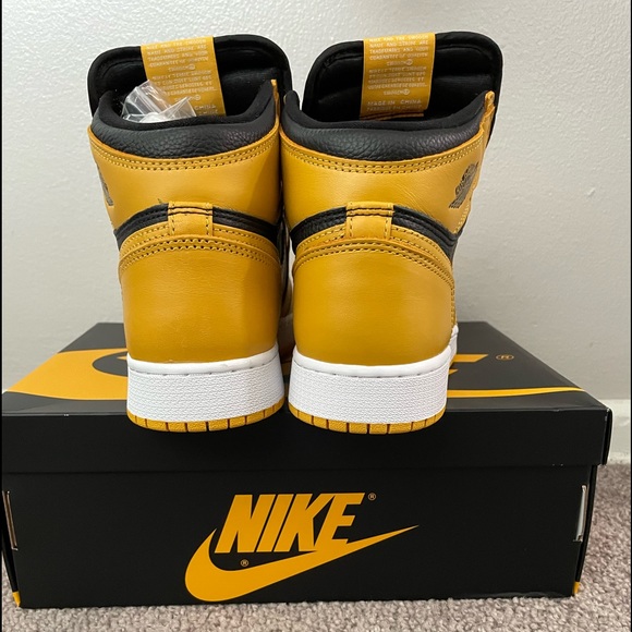 JORDAN 1 RETRO HIGH “POLLEN” GS - Picture 4 of 8